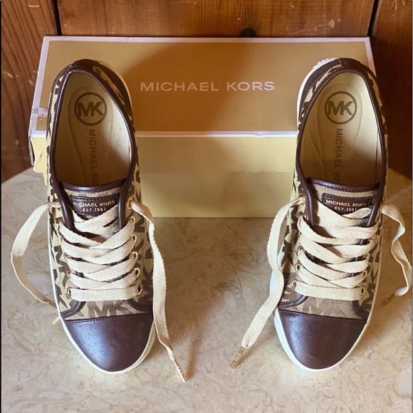 MK shoes - Picture 2 of 6